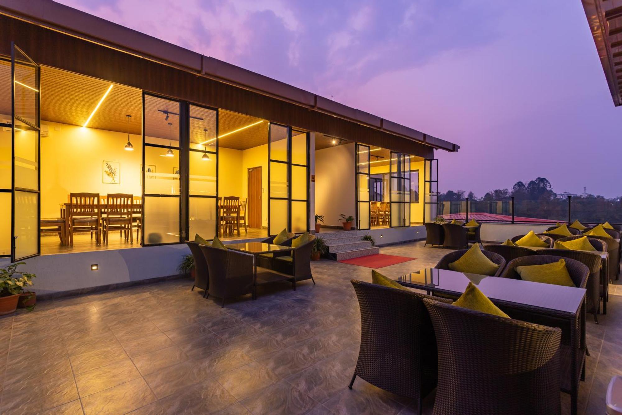 Hotel Crystal Pashupati กาฐมาณฑุ ภายนอก รูปภาพ