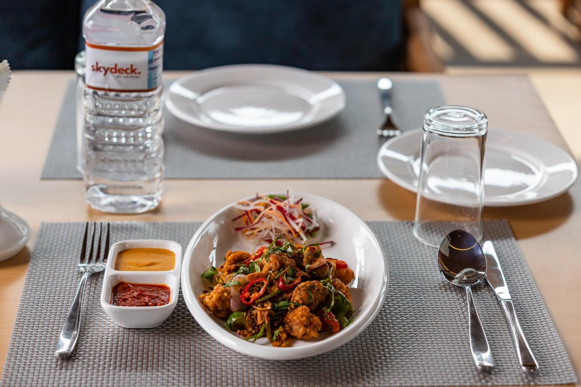 Hotel Crystal Pashupati กาฐมาณฑุ ภายนอก รูปภาพ