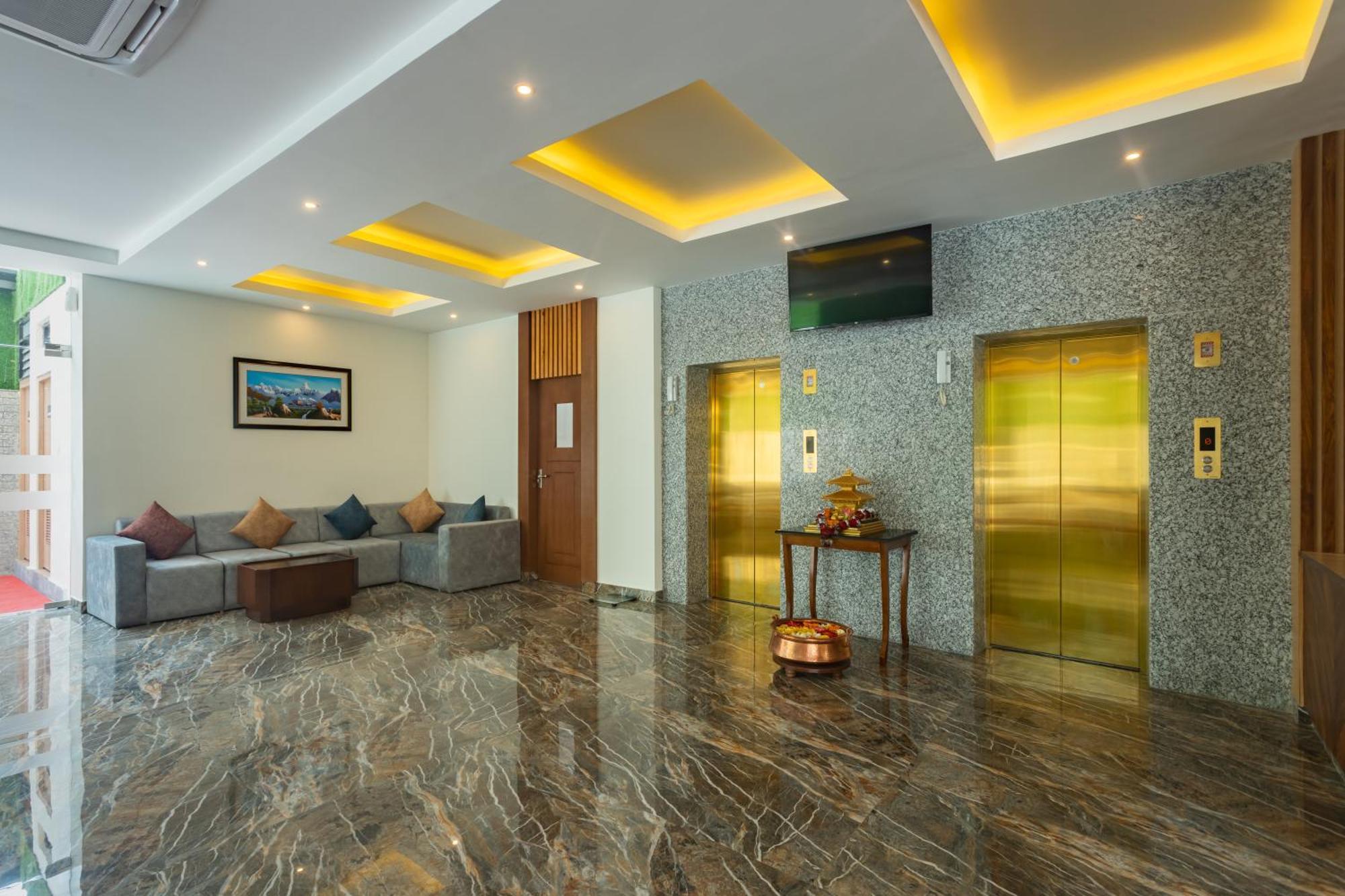 Hotel Crystal Pashupati กาฐมาณฑุ ภายนอก รูปภาพ