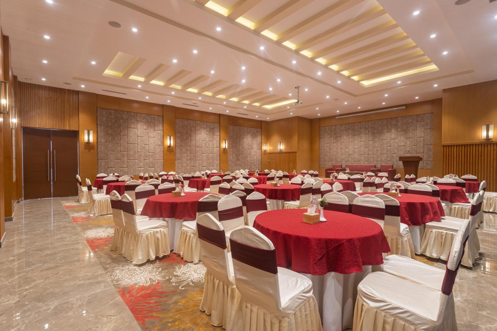 Hotel Crystal Pashupati กาฐมาณฑุ ภายนอก รูปภาพ