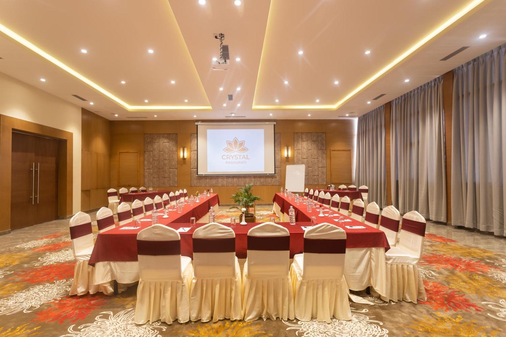 Hotel Crystal Pashupati กาฐมาณฑุ ภายนอก รูปภาพ