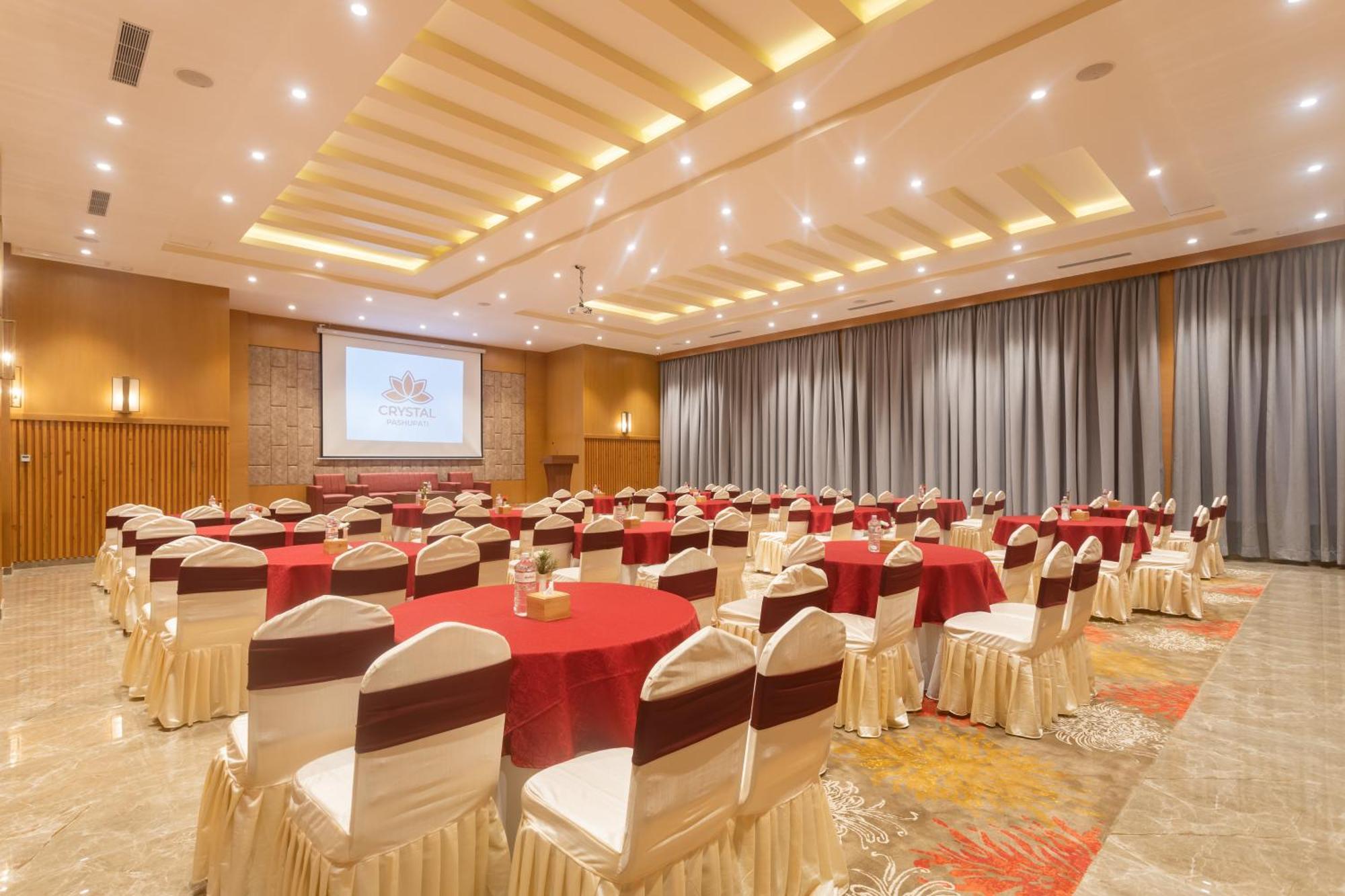 Hotel Crystal Pashupati กาฐมาณฑุ ภายนอก รูปภาพ
