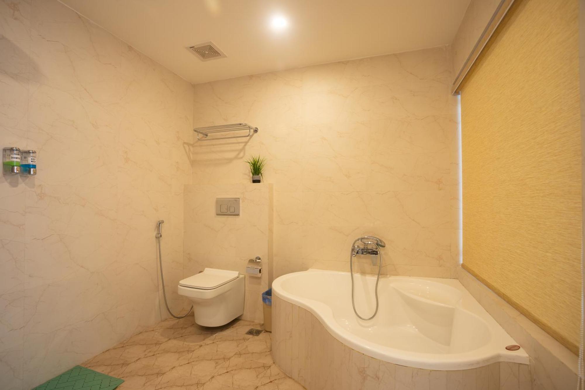 Hotel Crystal Pashupati กาฐมาณฑุ ภายนอก รูปภาพ