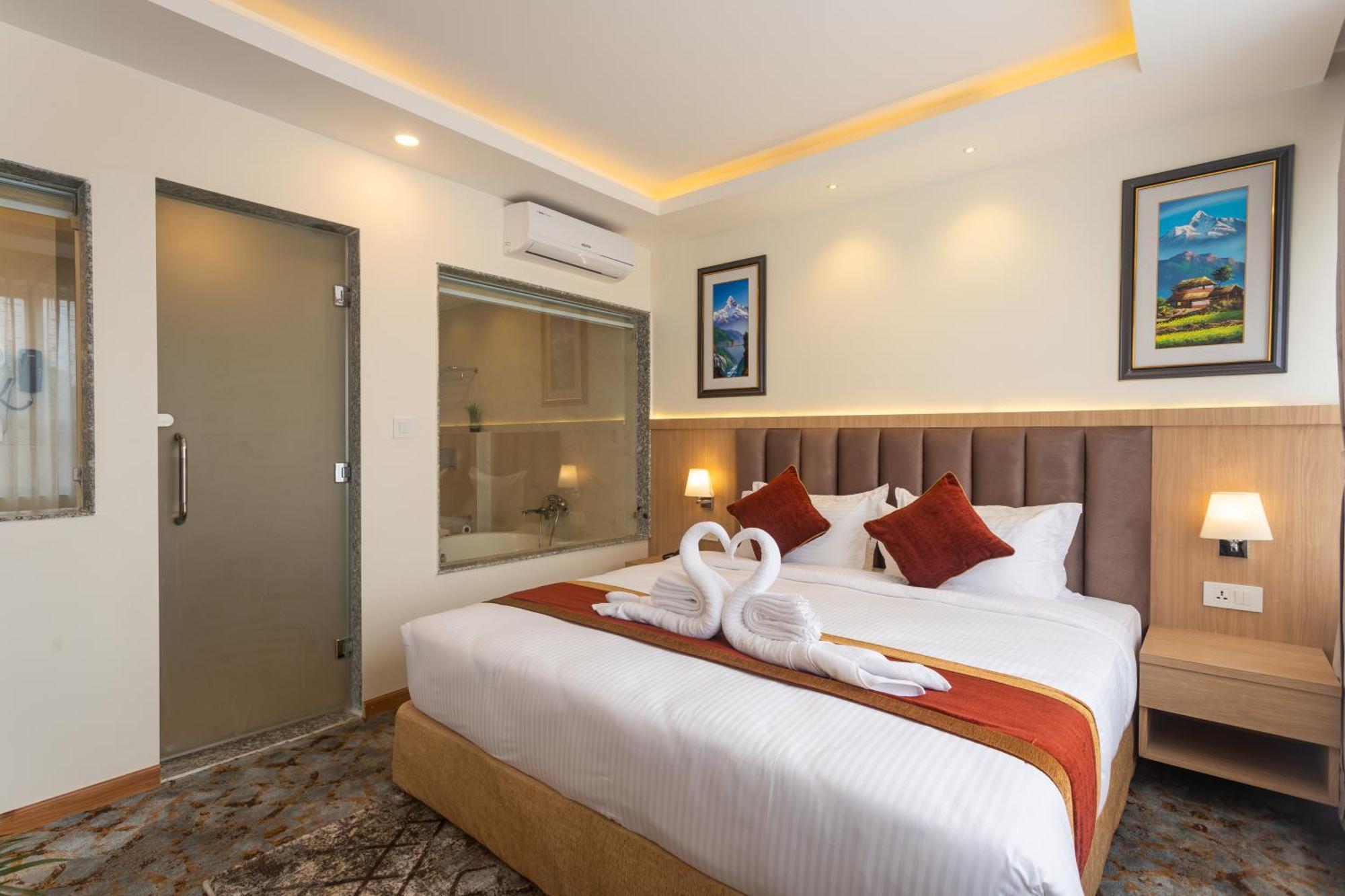 Hotel Crystal Pashupati กาฐมาณฑุ ภายนอก รูปภาพ