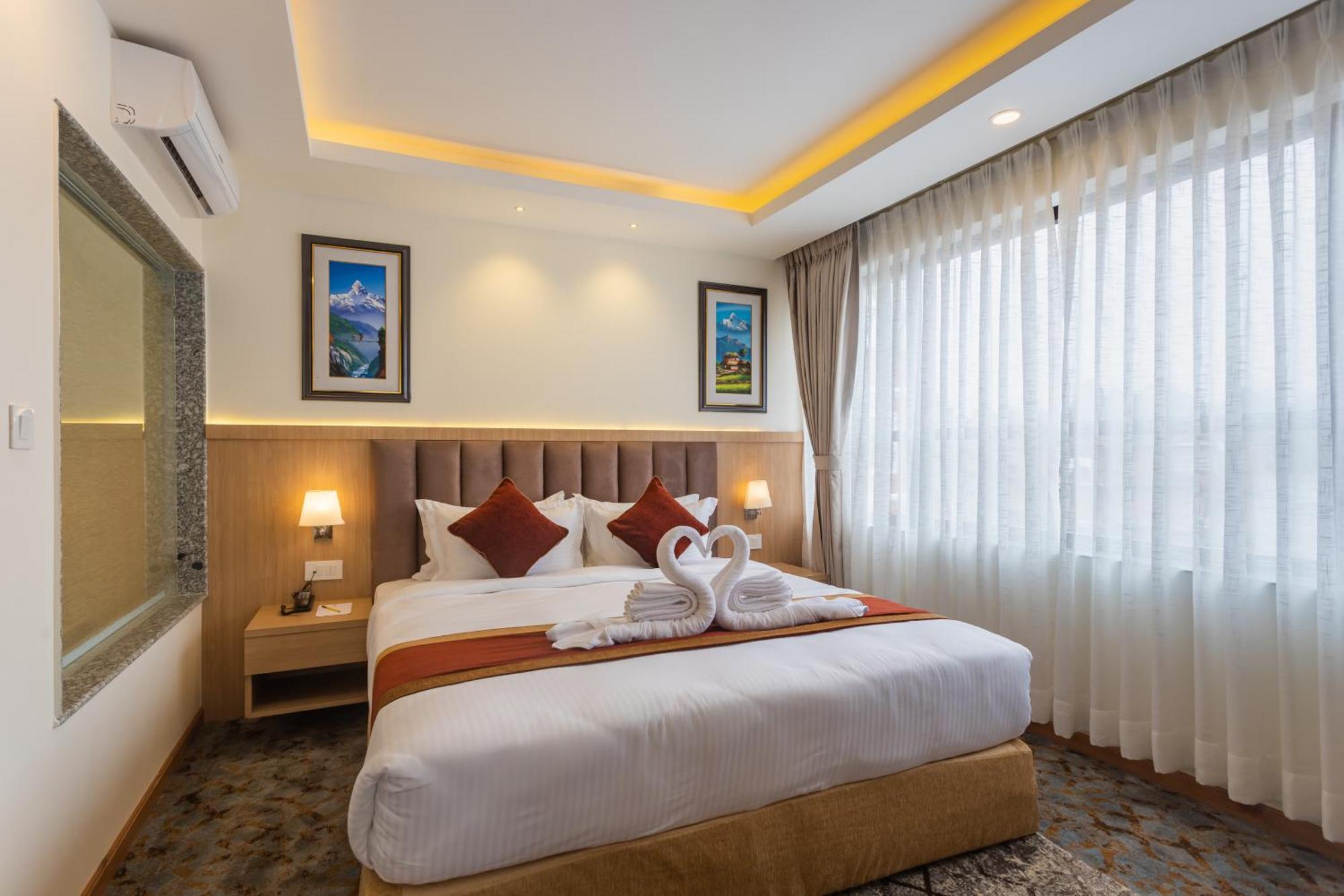 Hotel Crystal Pashupati กาฐมาณฑุ ภายนอก รูปภาพ