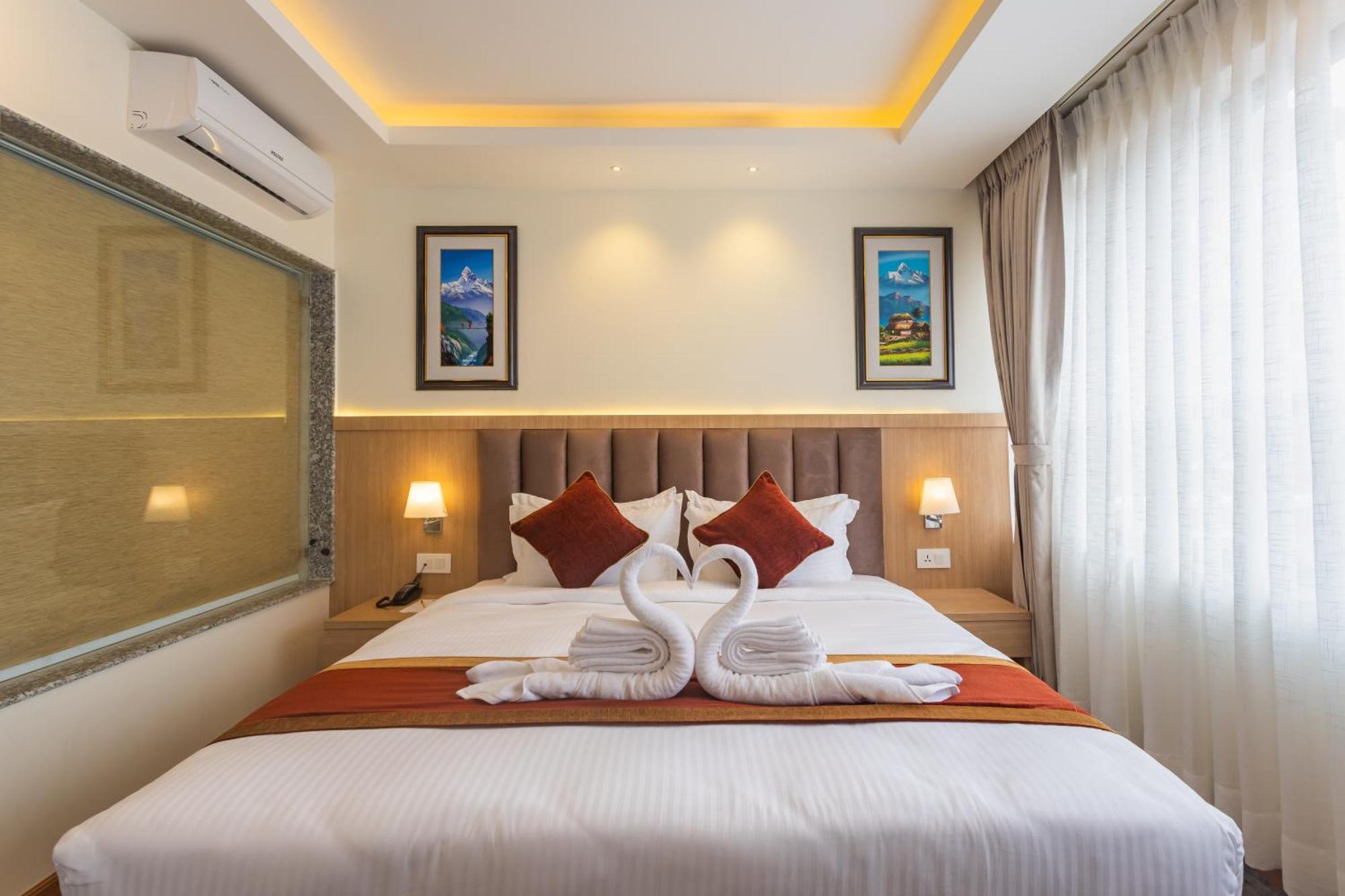 Hotel Crystal Pashupati กาฐมาณฑุ ภายนอก รูปภาพ