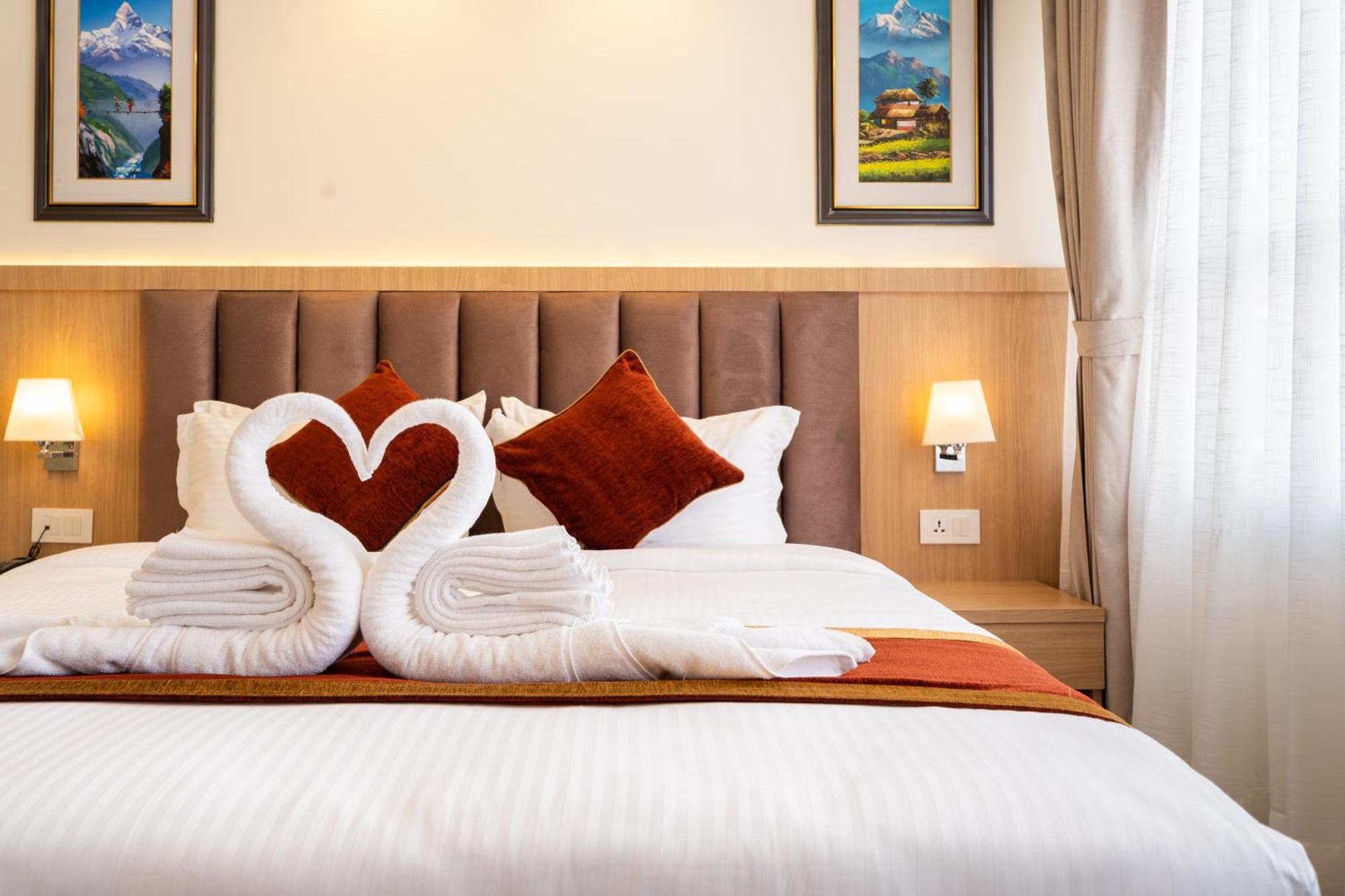 Hotel Crystal Pashupati กาฐมาณฑุ ภายนอก รูปภาพ