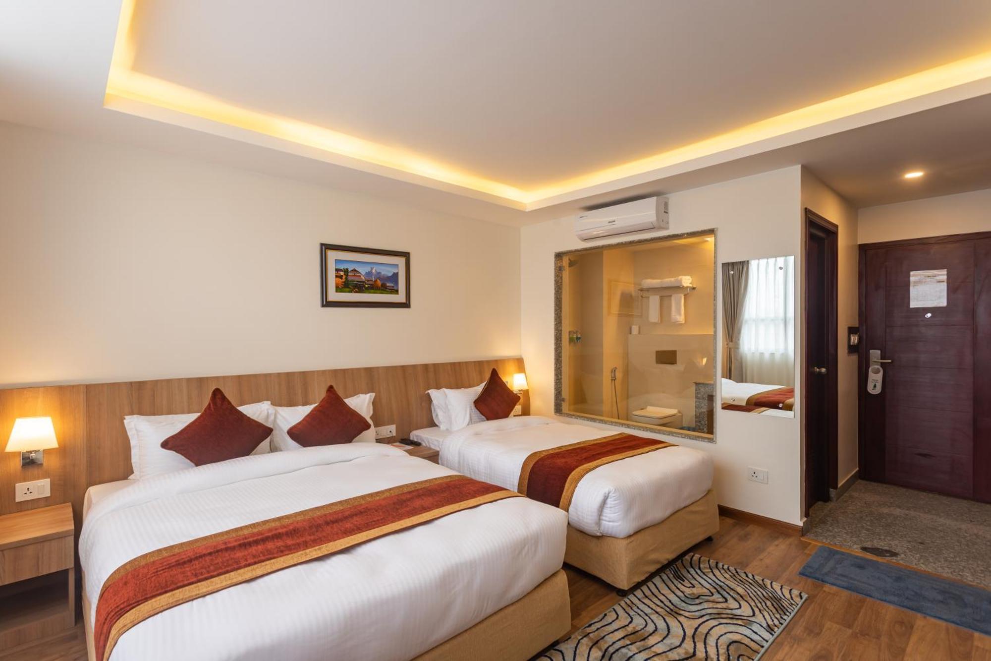 Hotel Crystal Pashupati กาฐมาณฑุ ภายนอก รูปภาพ