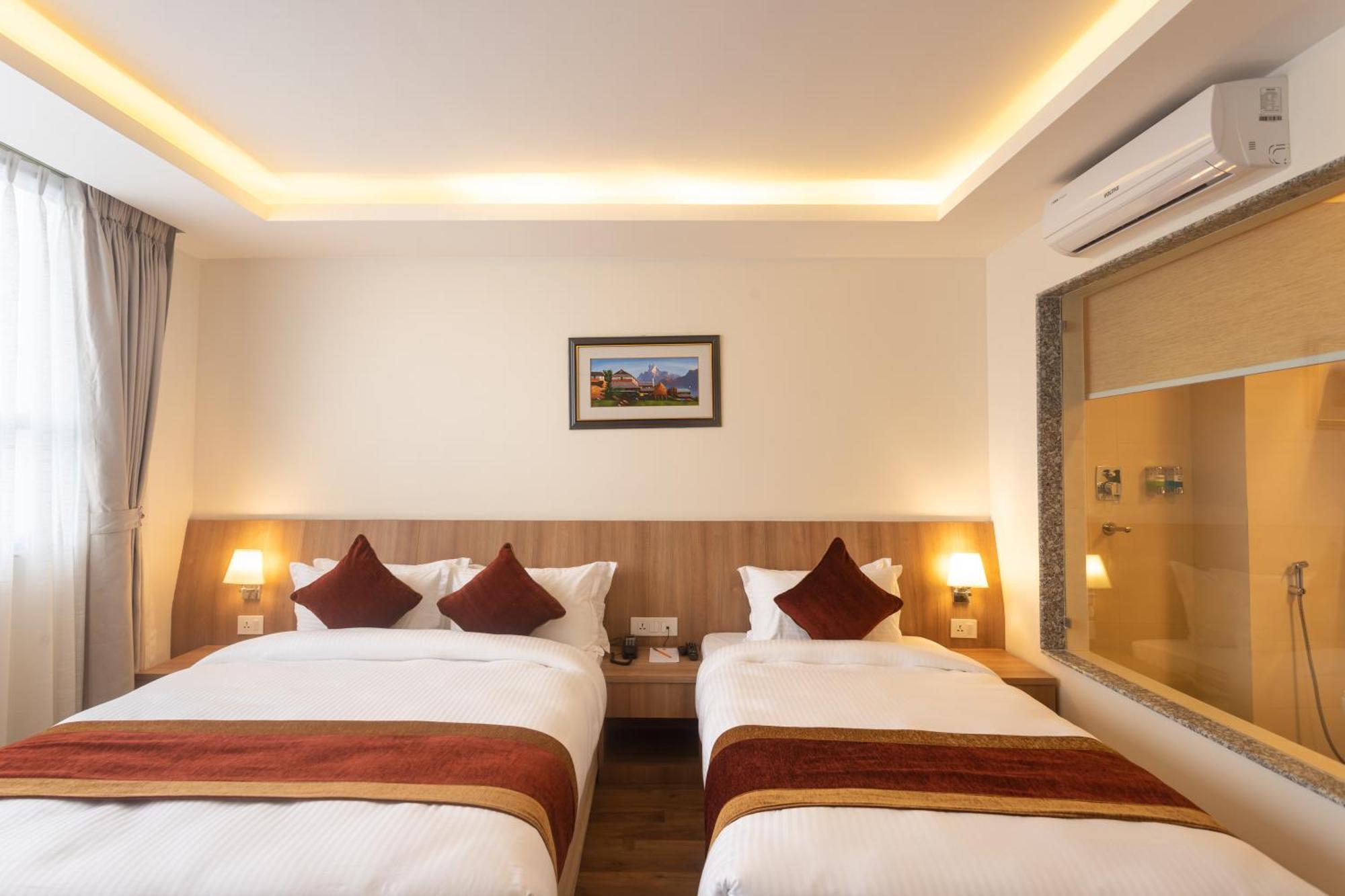 Hotel Crystal Pashupati กาฐมาณฑุ ภายนอก รูปภาพ